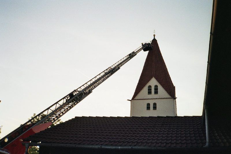 02.09.2008 Lose Dachziegel Kirche